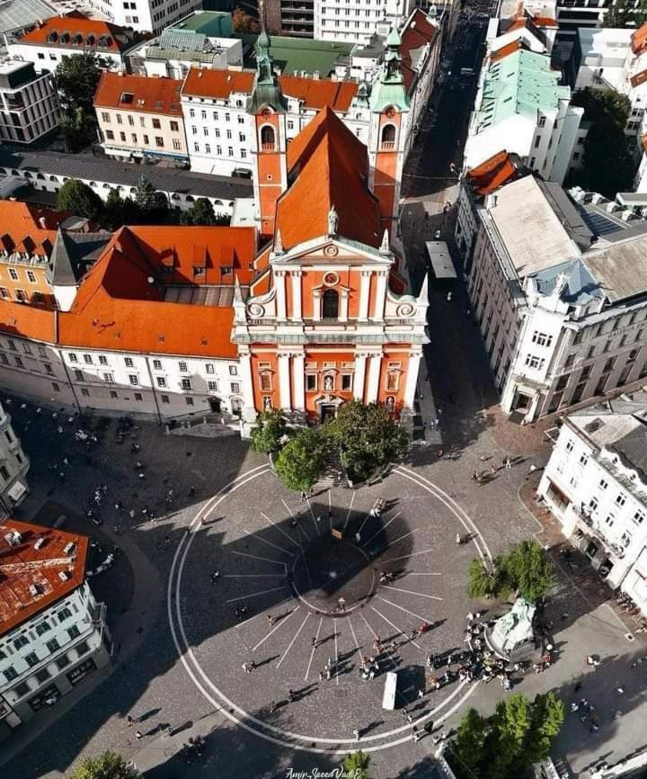 Little Plaza City Centre Laibach Exterior foto